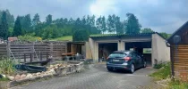 Garage mit Teichanlage