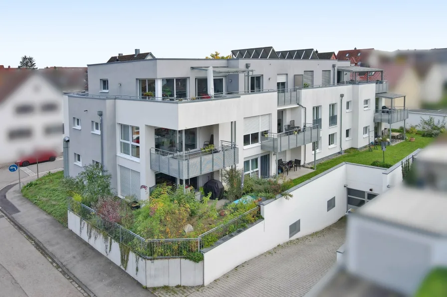 Modern - Wohnung kaufen in Lauffen - Wohntraum mit großzügiger Dachterrasse, 2 TG-Stellplätzen und hochwertiger Ausstattung, zentrumsnah