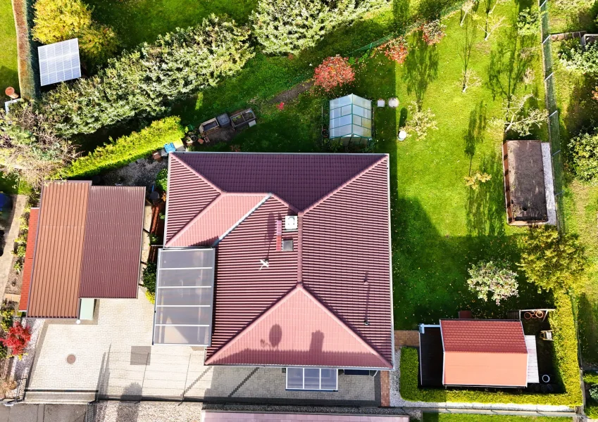 Luftbild - Haus kaufen in Niesky - Niedrigenergiehausmodern und komfortabel Wohnen mit schönem Garten in einer beliebter Wohnlage