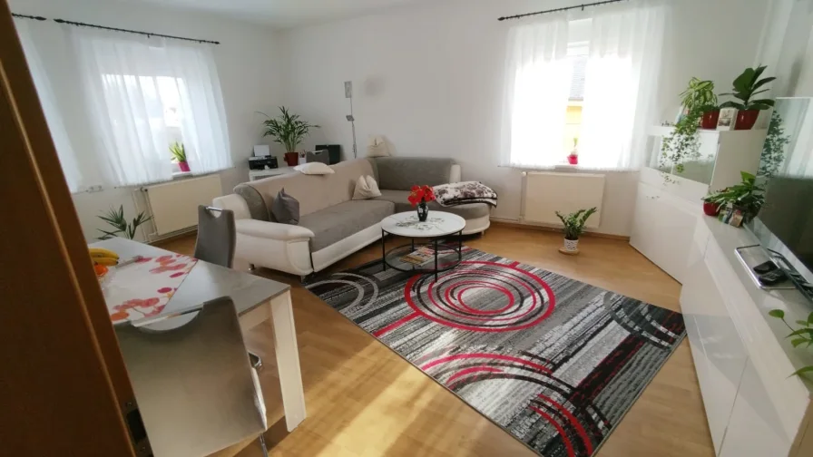 Wohnzimmer - Wohnung mieten in Forst (Lausitz) - Gemütliche 2-Raum-Wohnung in ruhiger Lage – Ideal für Singles oder Paare