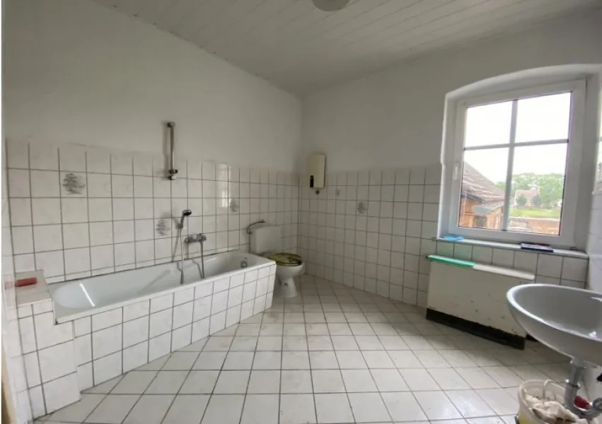 Wohnung OG Badezimmer