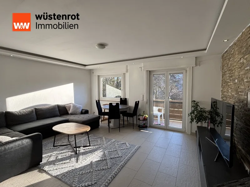 Wohnzimmer - Wohnung kaufen in Göppingen / Faurndau - Helle und sonnige 3-Zimmer-Wohnung in Göppingen-Faurndau: Freundlich und modern