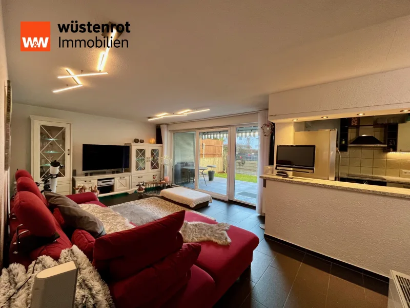 Wohnzimmer - Wohnung kaufen in Aichwald / Schanbach - Schöne 3 Zi-Erdgeschosswohnung mit großer Terrasse und Gartenanteil in Aichwald OT Schanbach