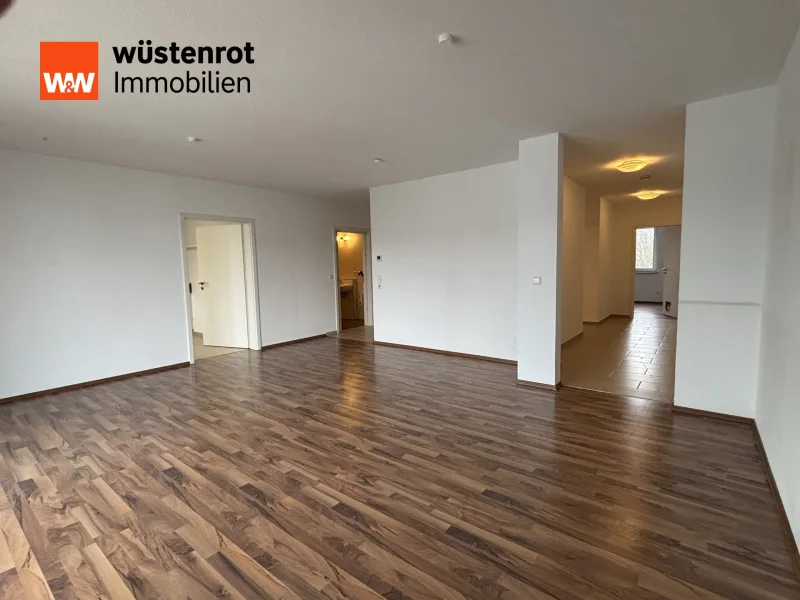 Wohn-/Esszimmer - Wohnung kaufen in Reutlingen - Helle und großzügige 3-4 Zimmerwohnung in zentraler Lage von Reutlingen- Wohlfühlambiente!