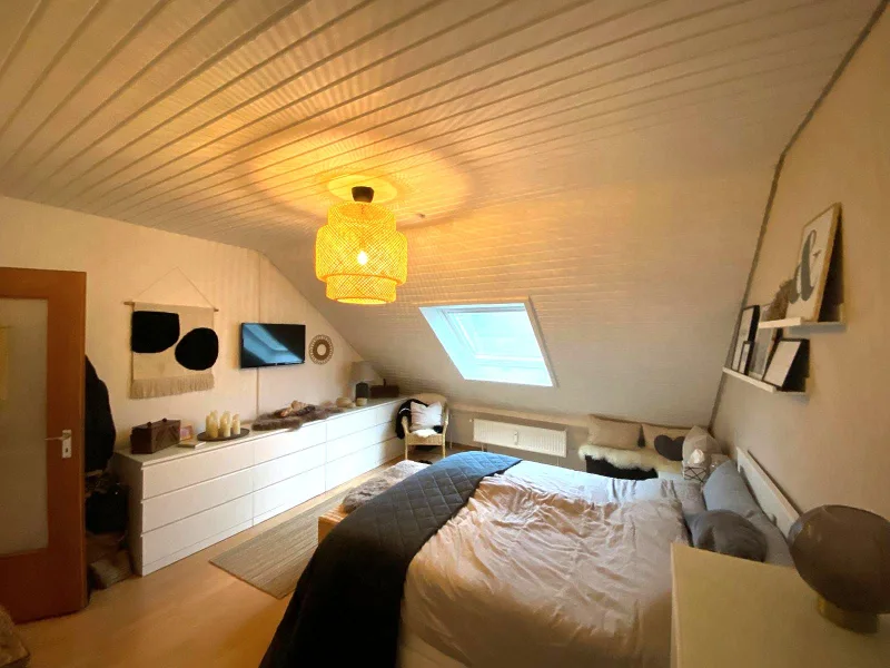 Schlafzimmer 1