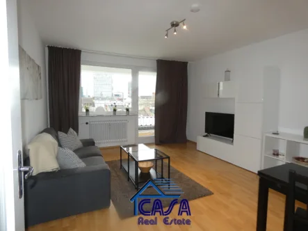 Wohnzimmer - Wohnung mieten in Frankfurt am Main / Westend-Nord - PENTHOUSE im WESTEND: 2 möblierte Zimmer mit Balkon und Skyline Blick