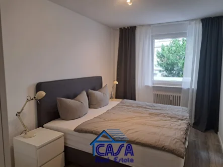 Schlafzimmer 2 - Wohnung mieten in Frankfurt am Main / Westend-Nord - WESTEND-NORD: neu möblierte 3 Zimmer Wohnung mit Balkon und Skyline Blick