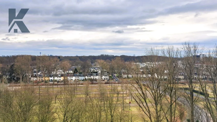 Fernblick ins Grüne - Wohnung kaufen in Köln / Junkersdorf - Köln-Junkersdorf: 2-Zimmer Wohnung - WG oder Single mit Weitblick ins Grüne