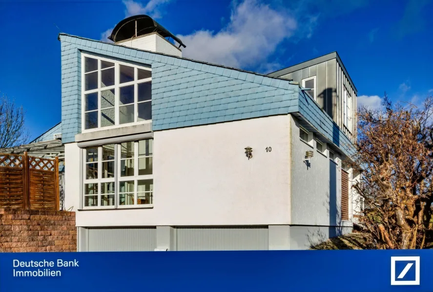 Hausansicht Südost mit Zugang - Haus kaufen in Diedorf - ARCHITEKTENHAUS * ruhige Lage * Garten mit Pool *