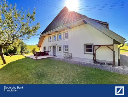 Außenansicht - Haus kaufen in Rickenbach - Unbeschwertes Wohnen -modernisiertes Schwarzwaldhaus